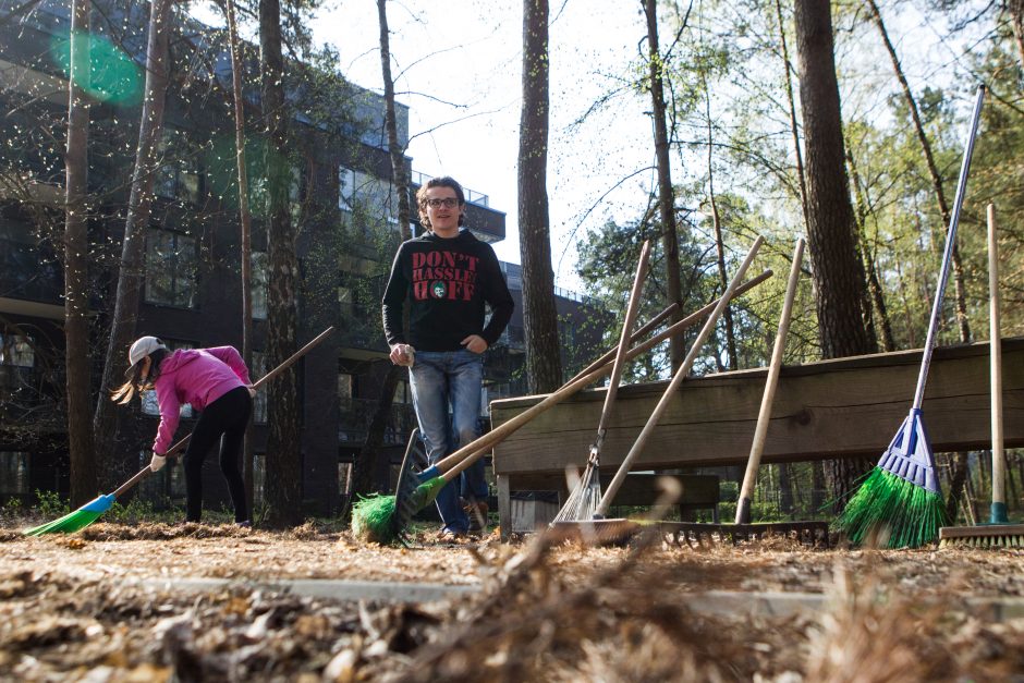 Akcija „Darom“: nustebino sostinės centre rastų batų galybė