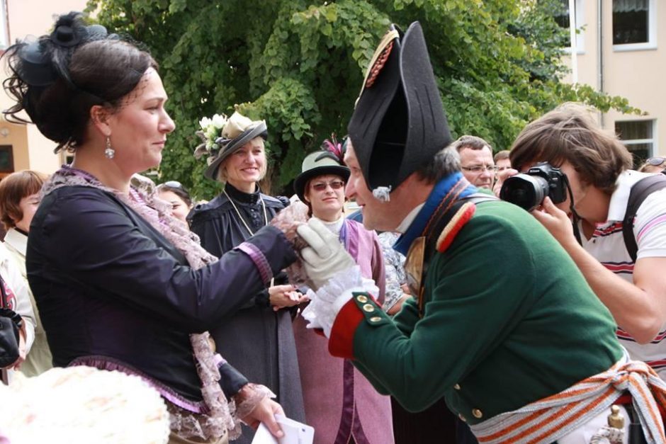 Karybos istorijos žinovui stebuklai nyra iš praeities