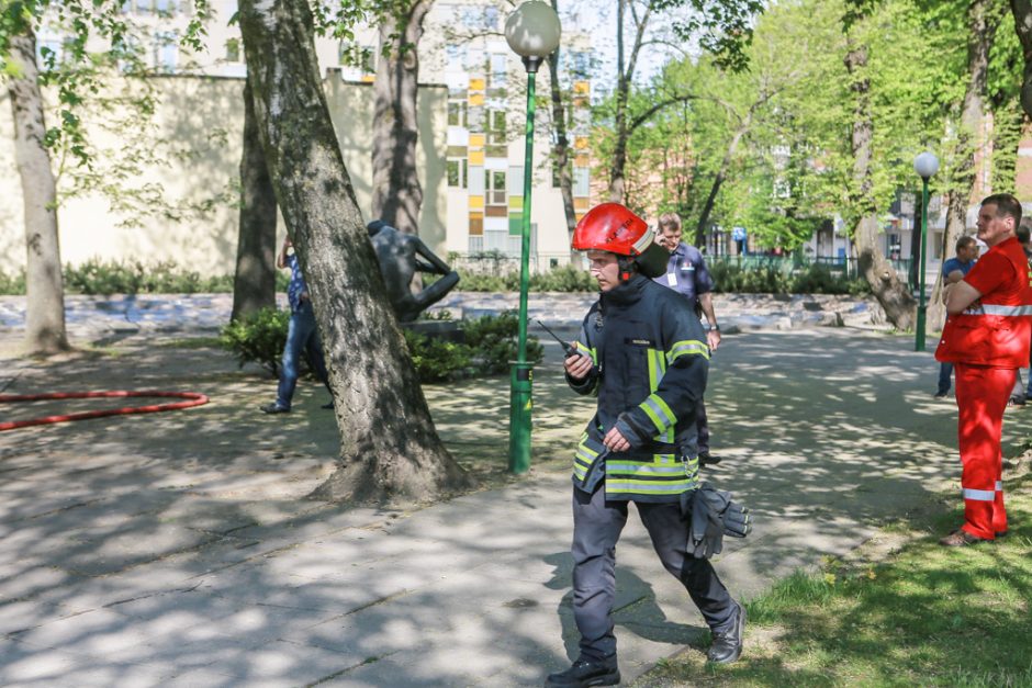 Uostamiestyje liepsnojo advokatų kontora