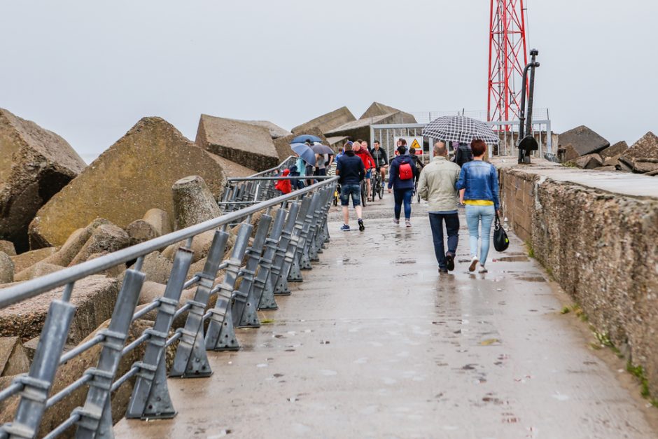 Uostamiesčio gelbėtojai vadavo šiaurinio molo gale įstrigusį vaikiną