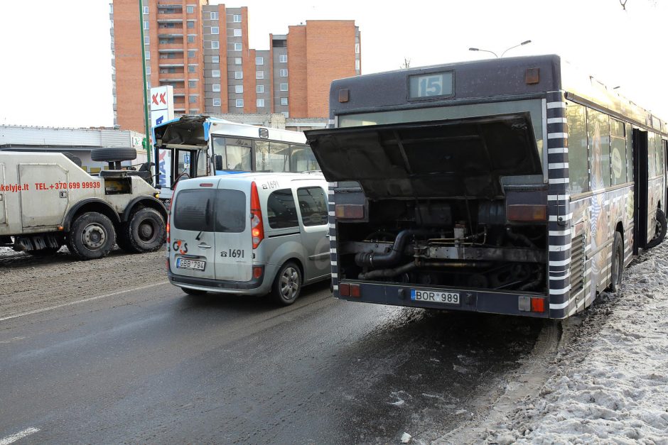 Klaipėdoje susidūrė du autobusai, sužaloti keturi žmonės