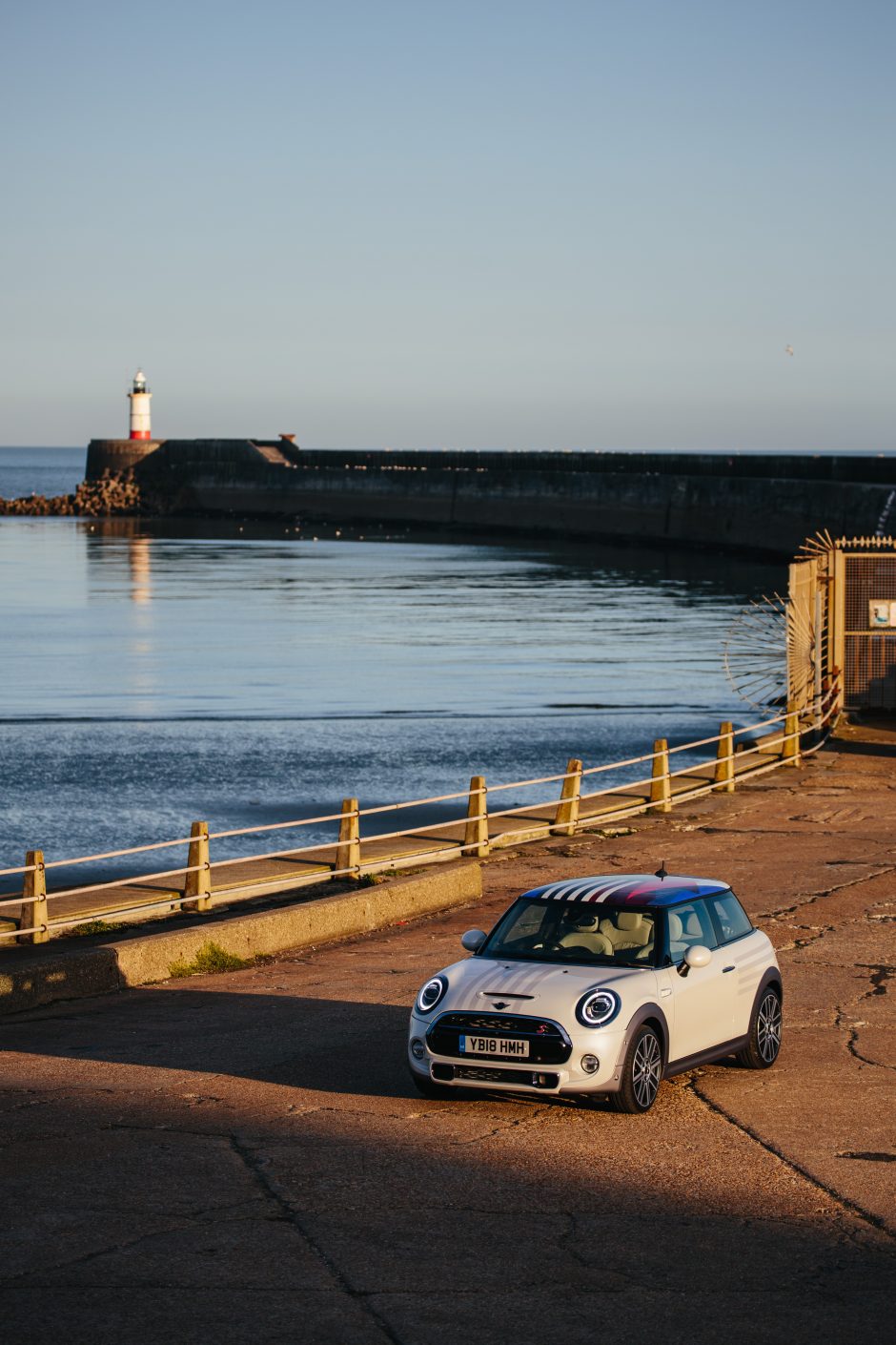 Karališkųjų vestuvių proga „Mini“ sukūrė unikalų automobilį