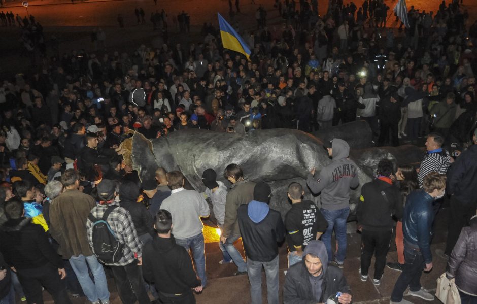 Charkove nacionalistai nuvertė Leniną