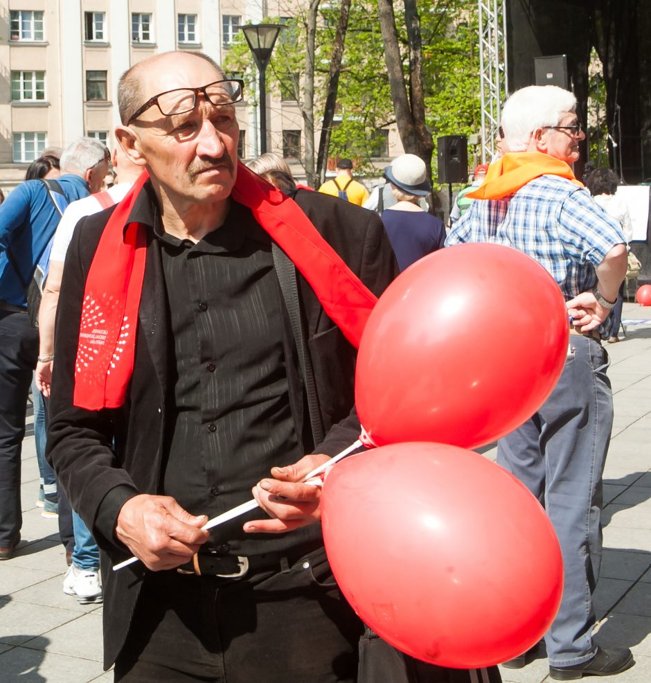 Profesinių sąjungų atstovai reikalavo darbuotojams kelti atlyginimus