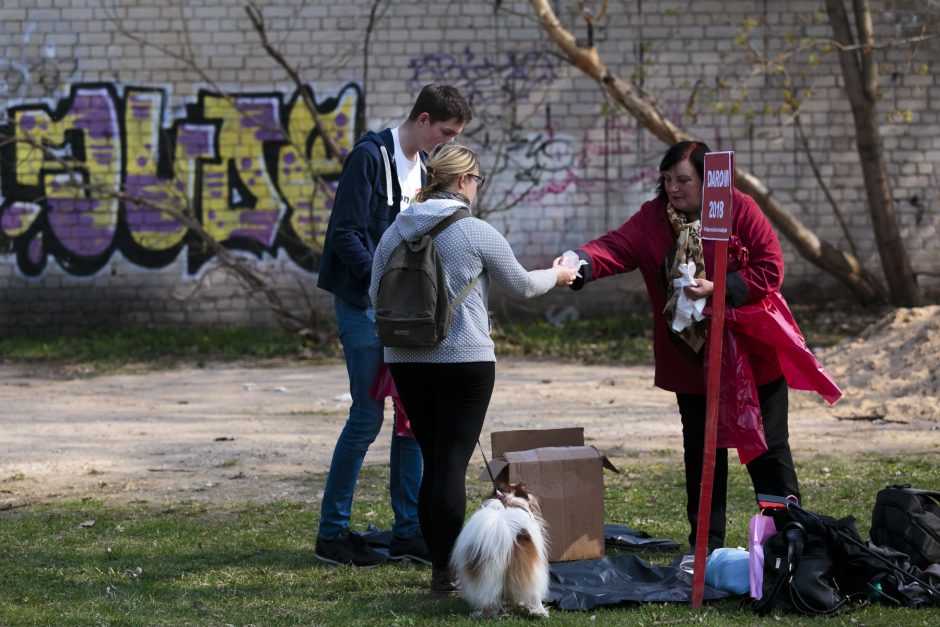 Akcija „Darom“: nustebino sostinės centre rastų batų galybė