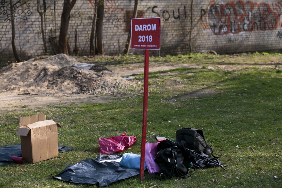 Akcija „Darom“: nustebino sostinės centre rastų batų galybė