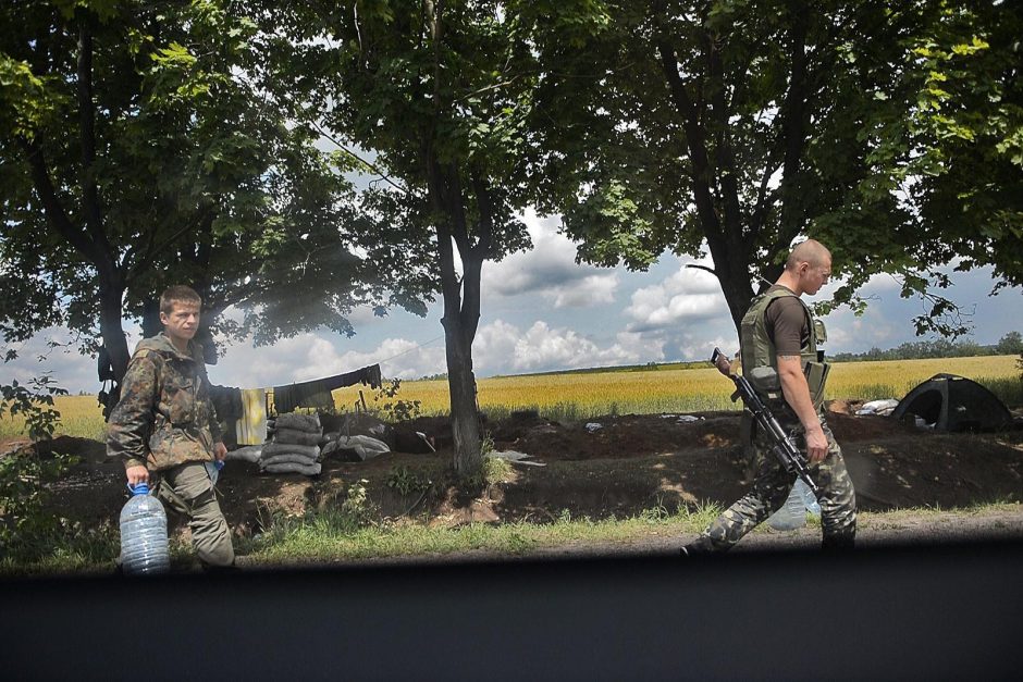 Trys Rusijos tankai įvažiavo į Ukrainą, sulaikytas Mariupolio liaudies meras