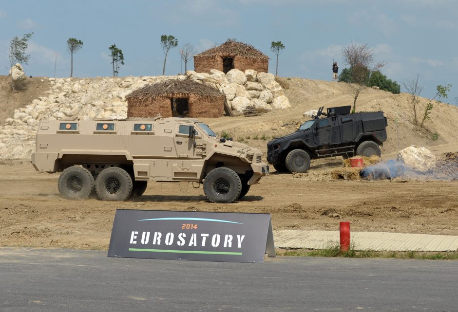 Tarptautinėje „Eurosatory“ parodoje – gynybos ir saugumo palaikymo misijų naujovės