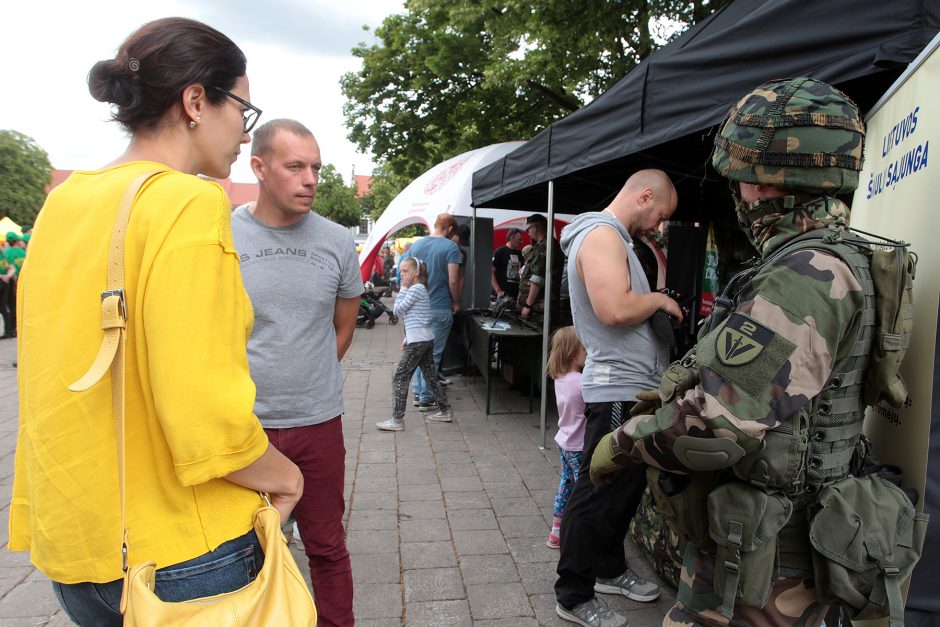 Šaulių sąjunga Kauno Rotušės aikštėje paminėjo 99-ąsias metines