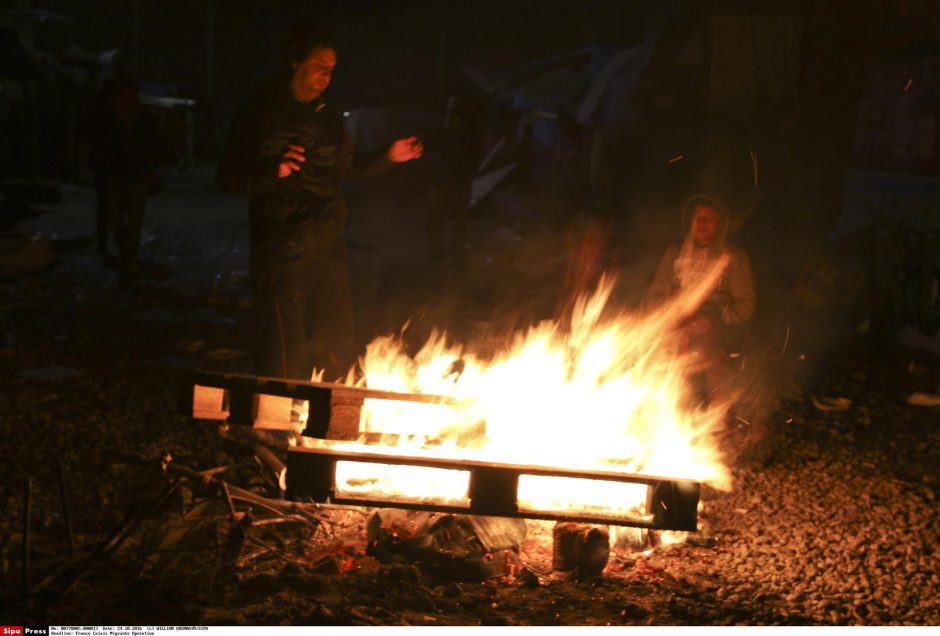 Prancūzijoje migrantai evakuojami iš „Džiunglių“ 