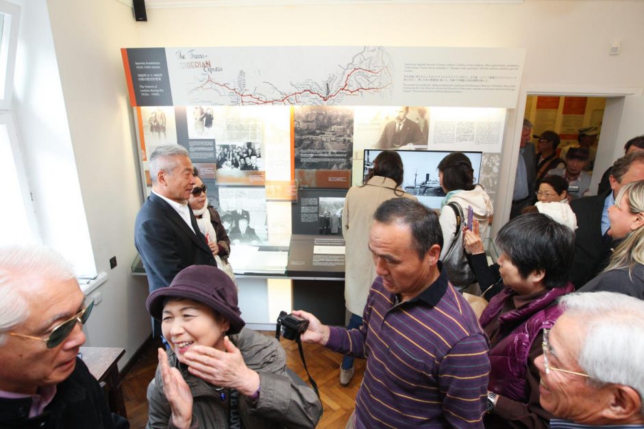 Garsaus tėvo namuose apsilankęs japonas tramdė jaudulį