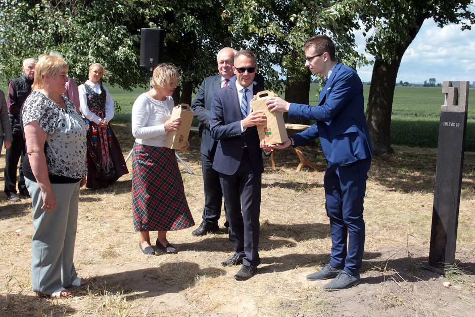 Padėka už darbus: atidengtas signataro J. Vailokaičio paminklas