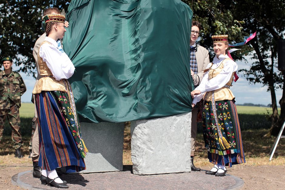 Padėka už darbus: atidengtas signataro J. Vailokaičio paminklas