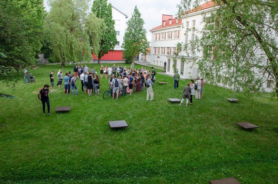 Žemaitijos sostinę papuošė jaunųjų menininkų darbai