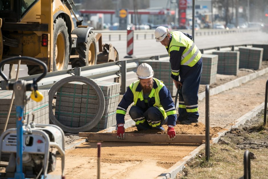 Ištrupėjusius sostinės šaligatvius keičia kelios dešimtys kilometrų naujų takų