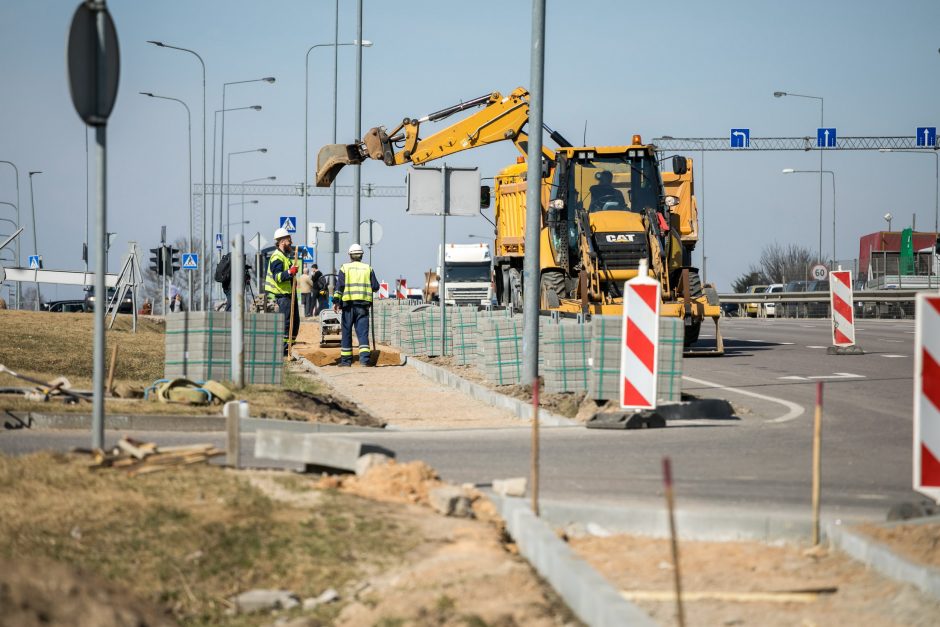 Ištrupėjusius sostinės šaligatvius keičia kelios dešimtys kilometrų naujų takų