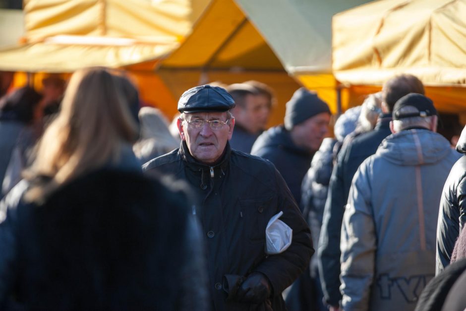 Šeštadienio ritualas turgelyje: pokalbiai, rudens gėrybės ir vainikai