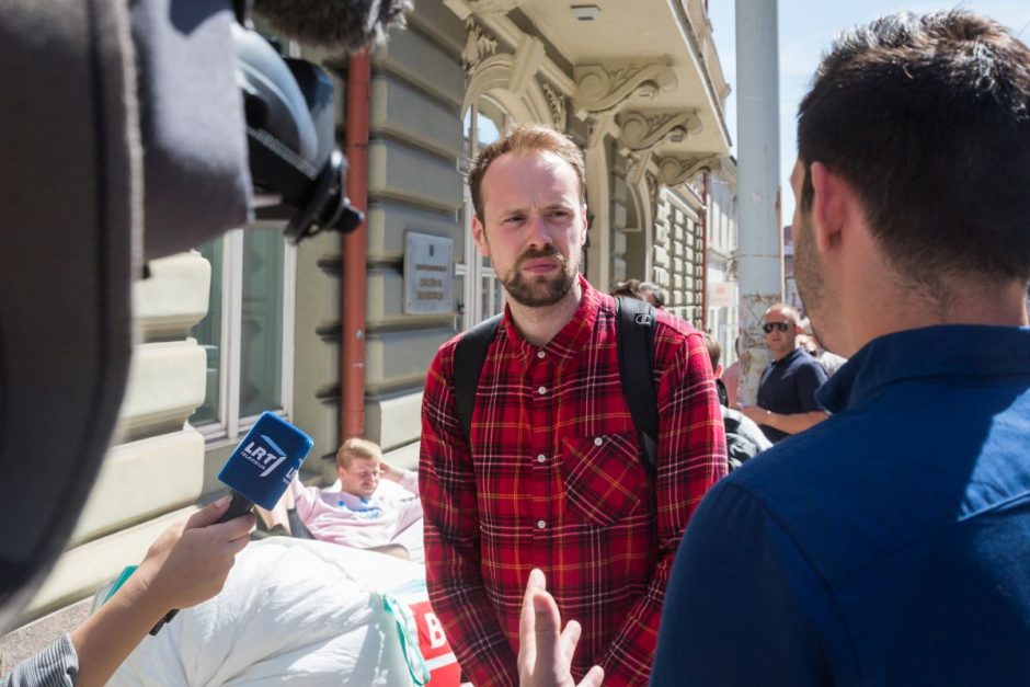 Lietuvos kūrėjai budino miegančius valdininkus