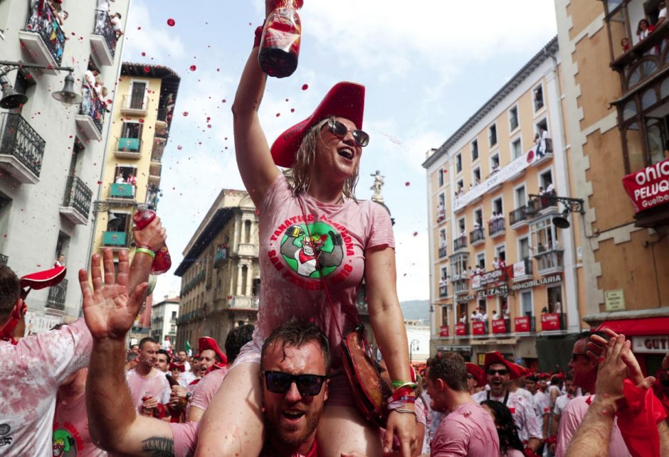 Pamplonoje vyksta garsusis San Fermino festivalis: per pirmąjį bėgimą – 5 sužeisti