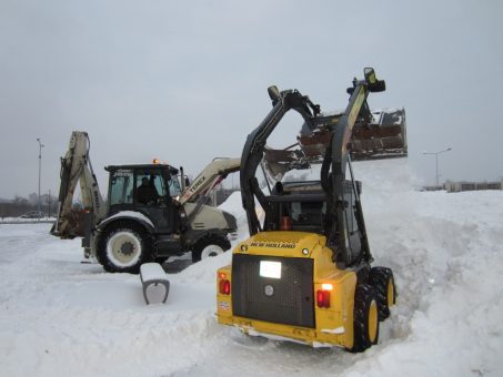 Skelbimas - MECHANIZUOTAS  SNIEGO  VALYMAS  VILNIUJE, 865907990