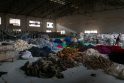 Vandens tarša, kenksmingi dažymo procesai, kasmet susidarantis didžiulis tekstilės atliekų kiekis – visa tai neigiamai veikia aplinką, kurioje gyvename.