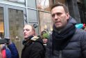 Aleksejus Navalnas (dešinėje)