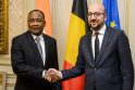 Mahamadou Issoufou (kairėje) ir Belgijos premjeras Charles Michelis (dešinėje)