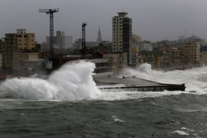 Uraganui „Irma“ pasiekus Floridą, 170 tūkst. būstų nėra elektros