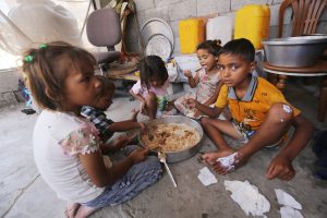 JT: pusė milijono Gazos Ruožo gyventojų vis dar jaučia katastrofišką alkį