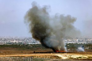 Po įsakymo evakuotis Izraelis sudavė smūgių pietinėje Gazos Ruožo dalyje