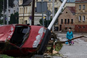 Vidurio Europoje tęsiasi potvyniai, daugėja žuvusiųjų