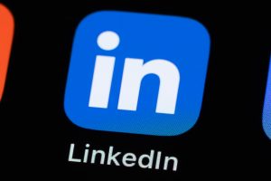 „LinkedIn“ skirta 310 mln. eurų bauda