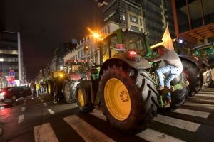 V. Orbanas Briuselyje susitiko su protestuojančiais ūkininkais