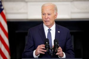 J. Bidenas: B. Netanjahu vilkina karą Gazos Ruože