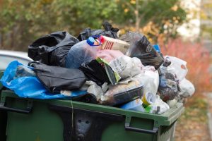 AAD: nelegalių atliekų vežėjų padaryta žala Vilniaus rajone siekia 4,6 mln. eurų