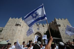 Izraelio parlamentas atgaivino įstatymą dėl ultraortodoksų šaukimo į kariuomenę