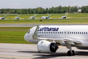 „Lufthansa“ antradienį atšaukė keturis skrydžius tarp Vilniaus ir Frankfurto