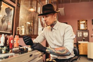 Viskas apie tavo svajonių profesiją arba kur studijuoti, kad taptum tatuiruočių meistru 