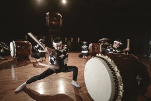 Japoniškos kultūros fenomenas – taiko būgnų trupė „Kodō“ – pavasarį surengs koncertą Lietuvoje