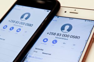 Siūlo įpareigoti operatorius blokuoti apgaulingas SMS žinutes