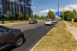 Vilniaus gatvėse verda darbai: per mėnesį paklota 15 km naujo asfalto