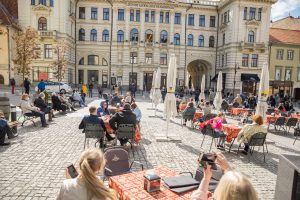 Lauko kavinėms sostinė atveria skverus, aikštes ir parkus