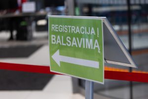 Lietuva renka valdžią: vyksta balsavimas antrajame ture