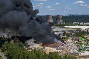 Ugniagesiai paliko „Ecoservice“ teritoriją, gaisras visiškai užgesintas