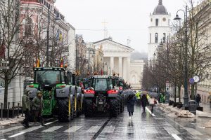 Ūkininkai prašo policijos palydos išvykstant: kitaip negalės judėti automagistralėmis