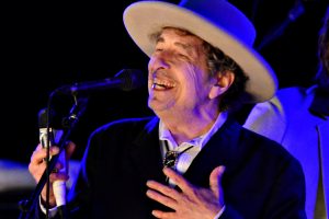 Muzikos legenda B. Dylanas išleido 17 minučių trukmės dainą