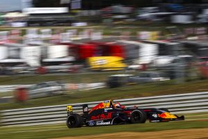 „Red Bull muilinių lenktynių“ nugalėtojai sės už formulės vairo „F1“ trasoje