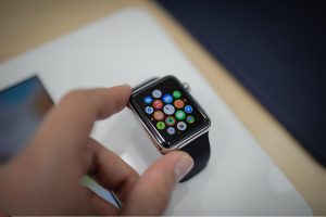 Rezultatai stulbina: kiek „Apple Watch“ pirkėjų yra patenkinti savo pirkiniu?