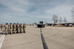 Minint Lietuvos 20-metį NATO Aviacijos bazėje rengiamas tradicinis bėgimas