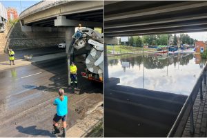 Naujausia žinia: po liūties atstatytas eismas H. Manto gatve po viaduku